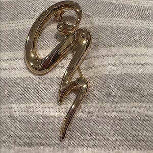 Vintage Gold Scroll Pin New